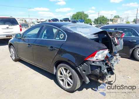 2013 Volvo S60 T5/T5 Platinum/T5 Premier/T5 Premier Plus из США, поврежденный, VIN YV1612FH1D2198981